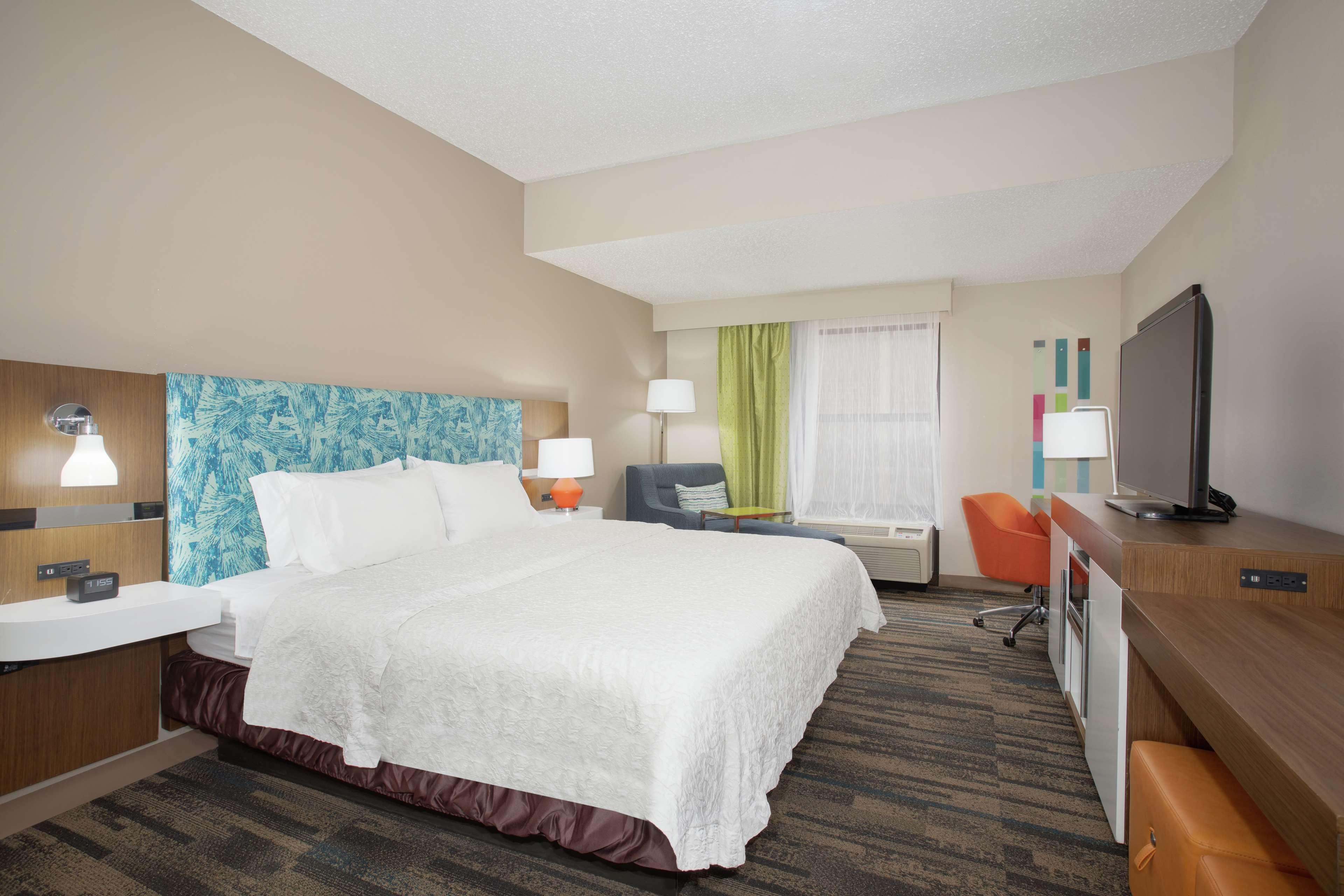 Hampton Inn & Suites Kansas City-Merriam Exterior foto