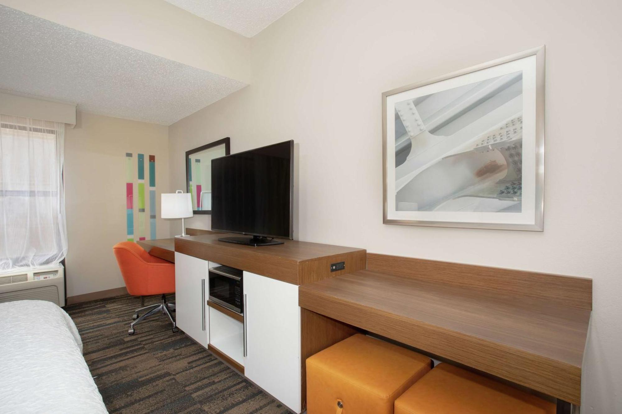 Hampton Inn & Suites Kansas City-Merriam Exterior foto